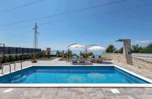 Zelenka Villa | Villa Infinite Joy