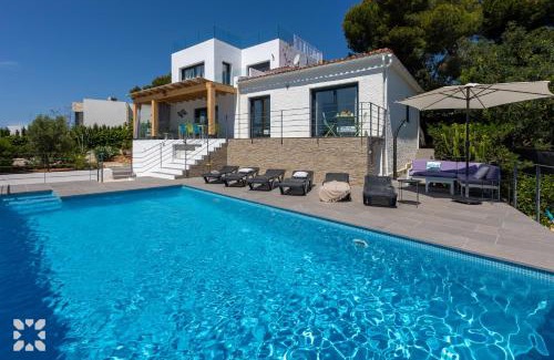 Urbanitzacio la Fustera Villa | Villa Ipanema by Abahana Villas