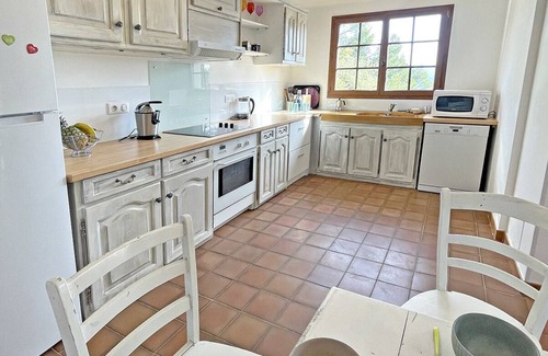 Sillans-la Cascade Casa | Villa Isabella - Haven of peace with swimming pool and panoramic view. sleeps 4