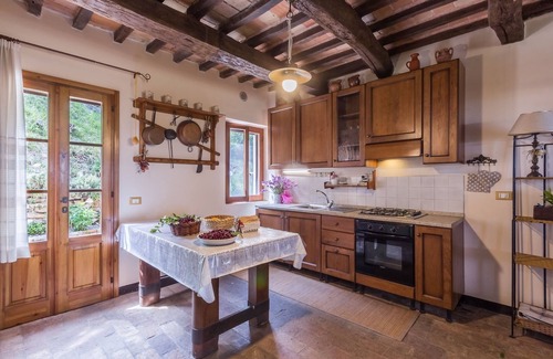 Montefelcino Villa | Ise Villa con piscina y vistas magníficas en Montefelcino, a 25 km de las playas de Fano y Pesaro