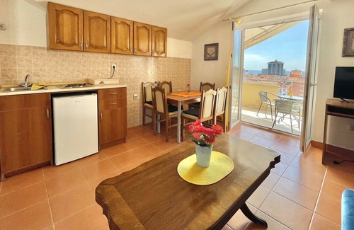 Maini Hotel | Villa Iva Budva