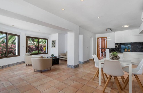La Canuta Villa | Villa Jaconne - PlusHolidays