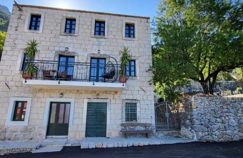 Drasnice Apartamento | Villa Jerković-Secluded house and apartment with pool