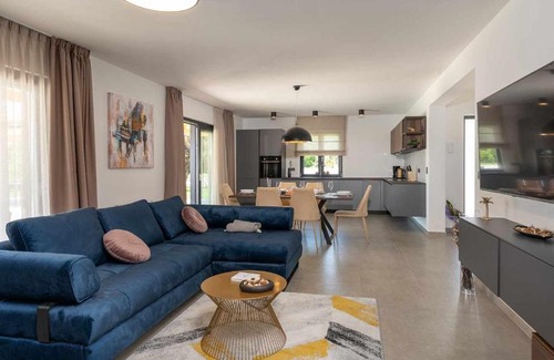 Tinjan Casa | Villa Joze
