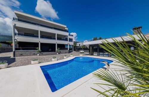 Kastela Villa | VILLA Juky