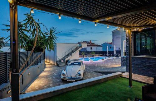 Kastela Villa | VILLA Juky