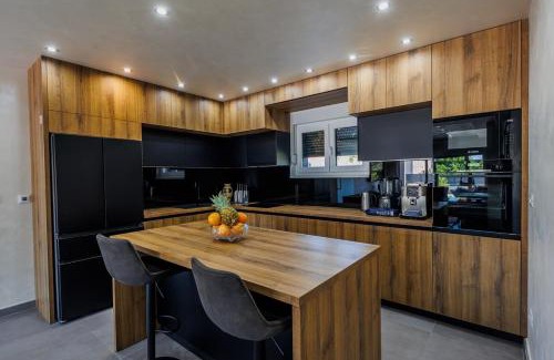 Kastela Villa | VILLA Juky