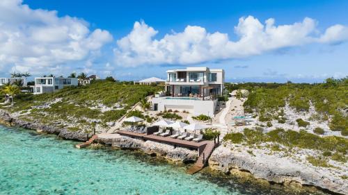 Leeward Settlement Villa | Villa Julia and Villa Angelina