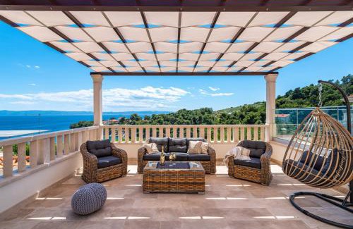 Selca Villa | Villa Kadena - Luxury Seaside Villa with Private Heated Pool