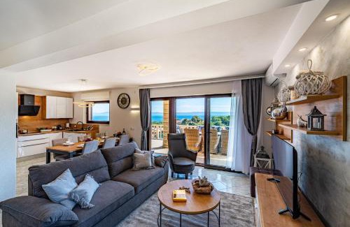 Selca Villa | Villa Kadena - Luxury Seaside Villa with Private Heated Pool