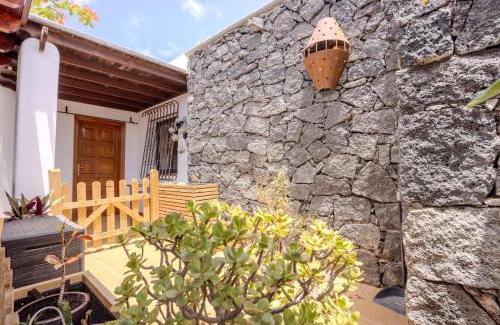 Playa del Cable Apartamento | Villa KAKARIKO