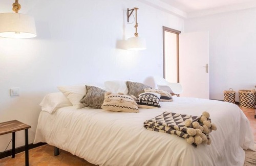 Buenavista del Norte Villa | Casa vacacional "Karat Villa Oásis De Teno" con piscina climatizada, 2 terrazas y Wi-Fi