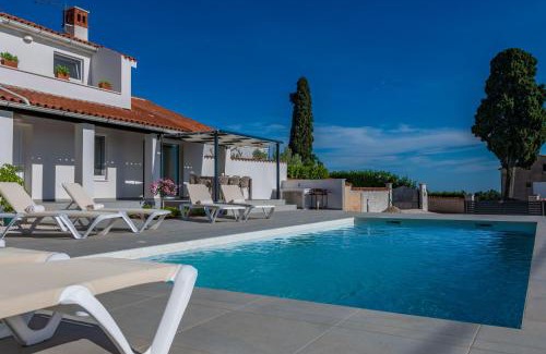 Butkovici Casa | Villa Kati Bati, a perfect summer villa with pool