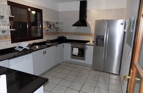 Matagorda Villa | Villa Katie es una fantástica villa privada de 3 dormitorios con piscina y está al lado de la playa
