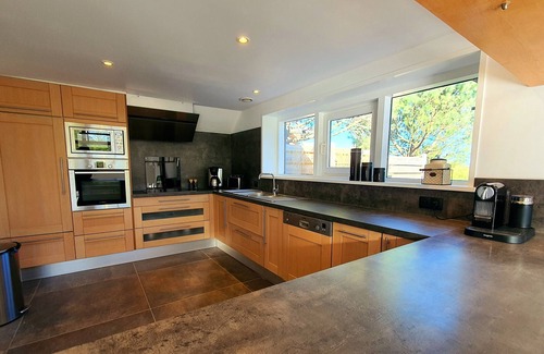 Roscoff Casa | Villa Kergaro, Sea view, sleeps 10, heated pool