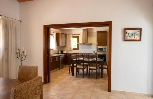 Sant Joan de Labritja Villa | Villa Kety -Luna con preciosa piscina y vistas !