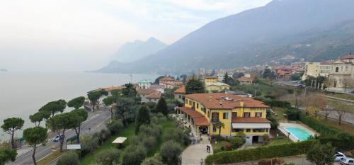Sale Marasino Hotel | Villa Kinzica