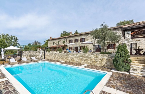 Momjan Villa | Villa Kluni - Four Bedroom Villa with Pool