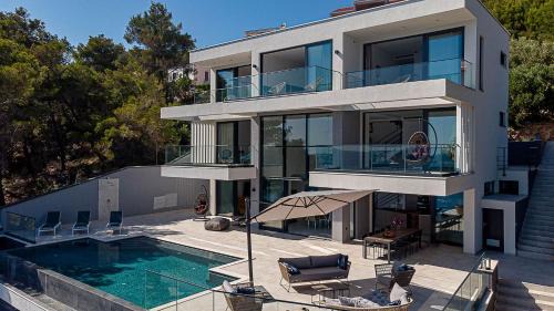 Blato Villa | Villa Korcula Grandeur 5 Bedrooms Stunning Waterfront Setting Direct Sea Access