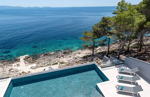 Blato Villa | Villa Korcula Grandeur | 5 Bedrooms | Stunning Waterfront Setting | Direct Sea Access