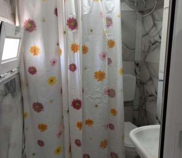 Piqeras Apartamento | Villa Kostandin