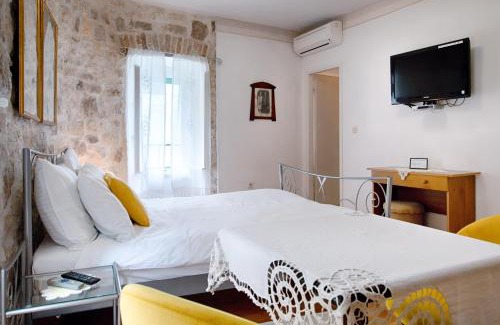 Komiza Cama Y Desayuno | Villa Kuljis
