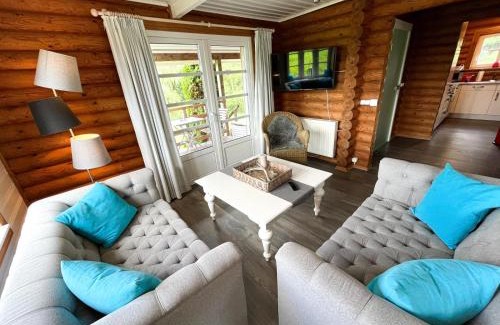 Grodersby Casa | villa kunterBUNT