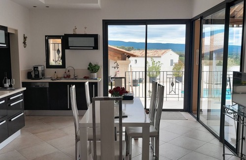 Crillon-le-Brave Villa | 'L'ecrin Du Ventoux' con vistas a la montaña, Wi-Fi y aire acondicionado