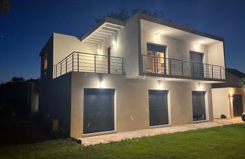 Sainte-Genevieve-des-Bois Casa | Villa Lena