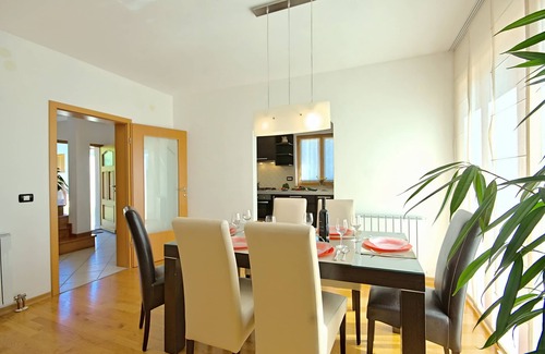 Sikici Villa | Nueva casa moderna con piscina privada, cerca del centro de la ciudad y la playa
