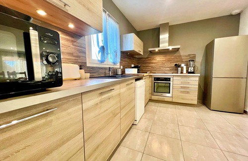 Istres Casa | Villa "L'Oustau Degio" - Piscina, 4 Habitaciones, 6 Camas, 2 Baños, 8 Personas