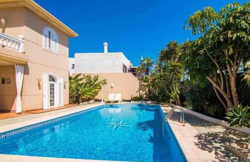 Playa del Cable Apartamento | Villa La Concha Beachfront Heated Pool