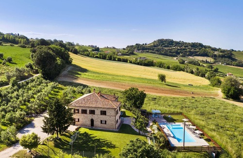 Ripatransone Villa | Villa La Fonte 14 con piscina en las colinas de Ripatransone, a 15 minutos del mar Adriático