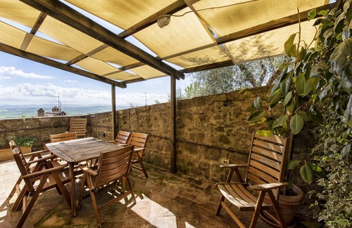 Montalcino Casa | Villa La Fortezza in the heart of the historic center of Montalcino with Jacuzzi