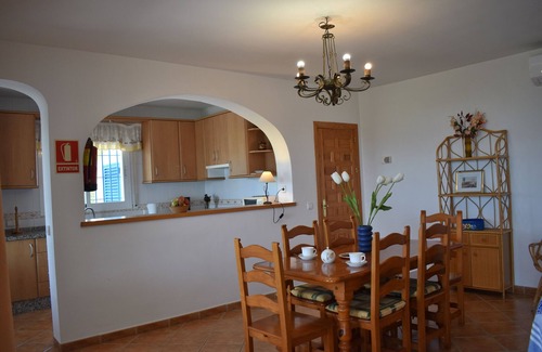 Sayalonga Cabaña | Villa La Frasca con piscina privada para 4 personas y bonitas vistas al mar
