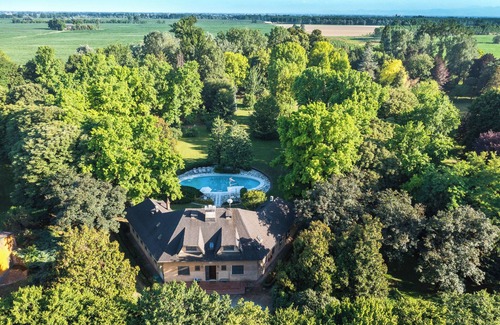Martignana di Po Villa | Exclusive villa with large park and swimming pool to 8 km from Cremona Lombardy