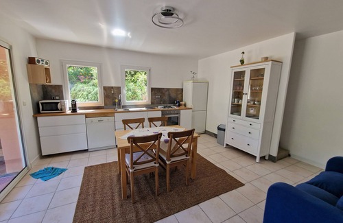 Notre-Dame-de-la-Rouviere Apartamento | Villa La Label, apartment with swimming pool, in the heart of the southern Cévennes