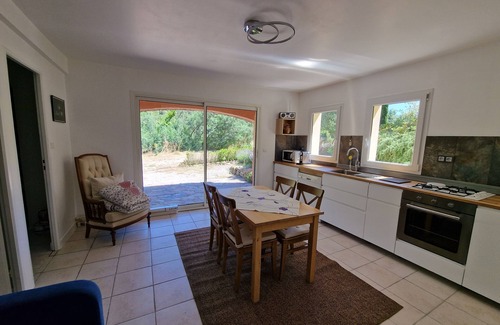 Notre-Dame-de-la-Rouviere Apartamento | Villa La Label, apartment with swimming pool, in the heart of the southern Cévennes