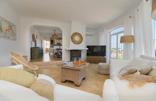 Casas de Torrat Villa | Villa 'La Perla Calpe Seaview' con vistas al mar, Wi-Fi y aire acondicionado