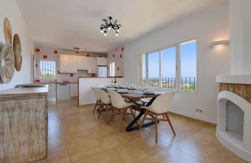 Casas de Torrat Villa | Villa 'La Perla Calpe Seaview' con vistas al mar, Wi-Fi y aire acondicionado
