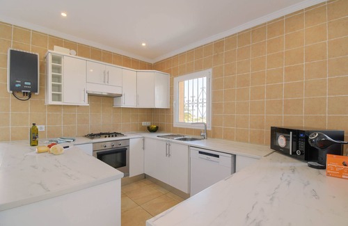 Casas de Torrat Villa | Villa 'La Perla Calpe Seaview' con vistas al mar, Wi-Fi y aire acondicionado