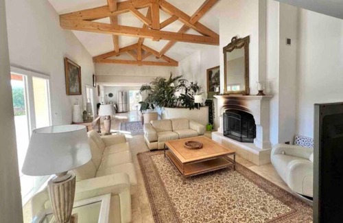 Cogolin Cama Y Desayuno | Villa La Source 83 - Room 1 close to Saint Tropez