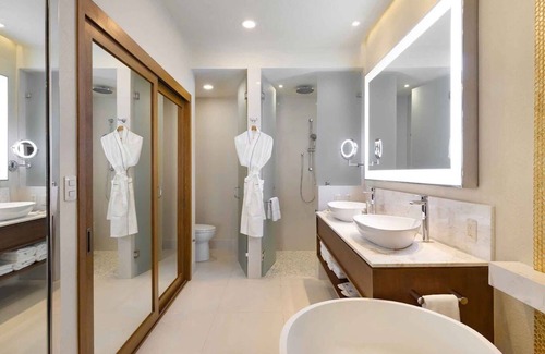 San José del Cabo Hotel | Villa La Valencia Beach Resort & Spa Los Cabos with Lazy River 2 Bedroom Elite