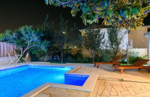 Kastel Sucurac Villa | Villa Lado with private pool near Split