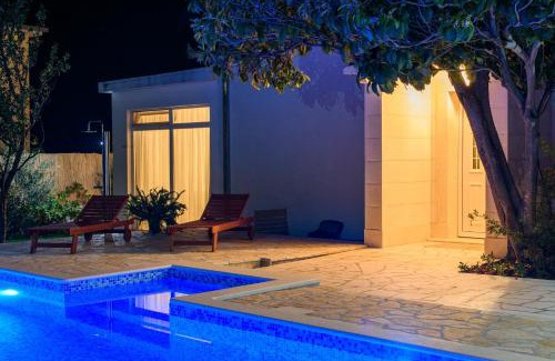 Kastel Sucurac Villa | Villa Lado with private pool near Split