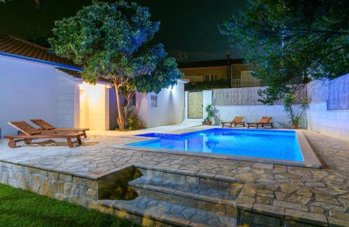 Kastel Sucurac Villa | Villa Lado with private pool near Split