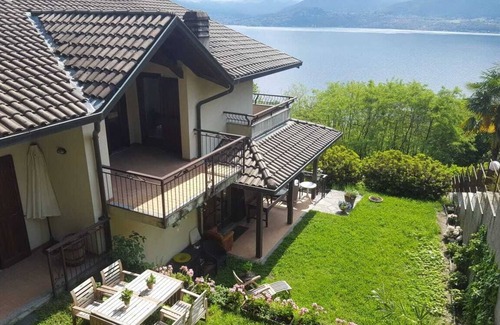 Oggebbio Villa | VILLA LAGO MAGGIORE con una hermosa vista
