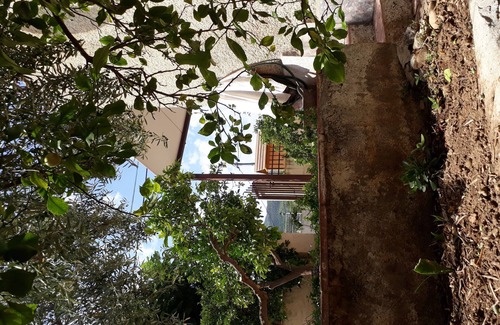 Argelita Villa | Villa ajardinada a medio camino entre el mar y la alta montaña