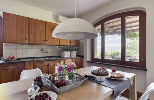 Todi Villa | Villa L'Arco. Lujo con aire acondicionado. Piscina con zona de hidromasaje. Wifi. Cerca de la Toscana