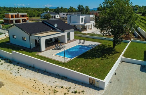 Topid Casa | Villa Lariz (V0381-K1) - Labin